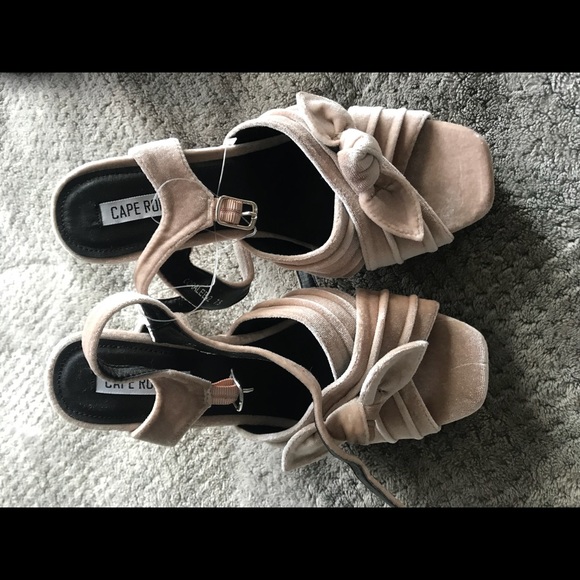 Cape Robbin heels - Picture 3 of 5